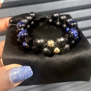 18 carat double layered Blue tiger eyes / black onyx Bracelet
